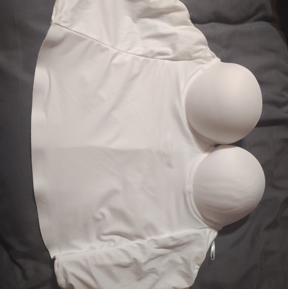 Shapeware/bra